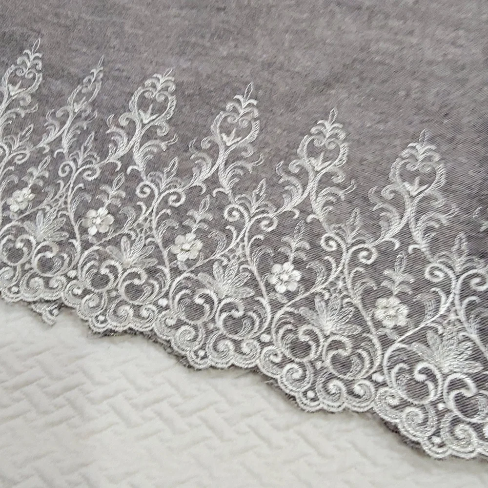 Antonio Melani Wool Blend Beige Floral Embroidered Scalloped Edge skirt Size 10